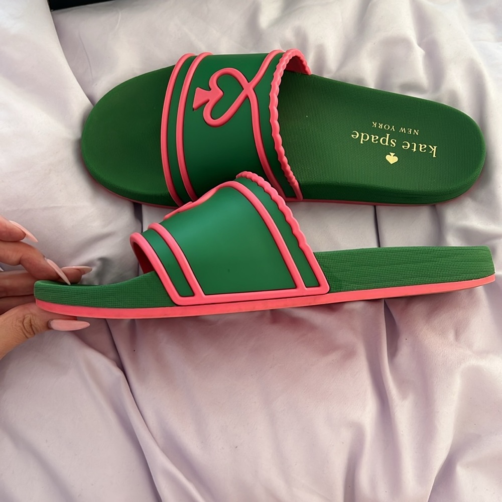 Kate Spade Pool Slide - Picture 3 of 13